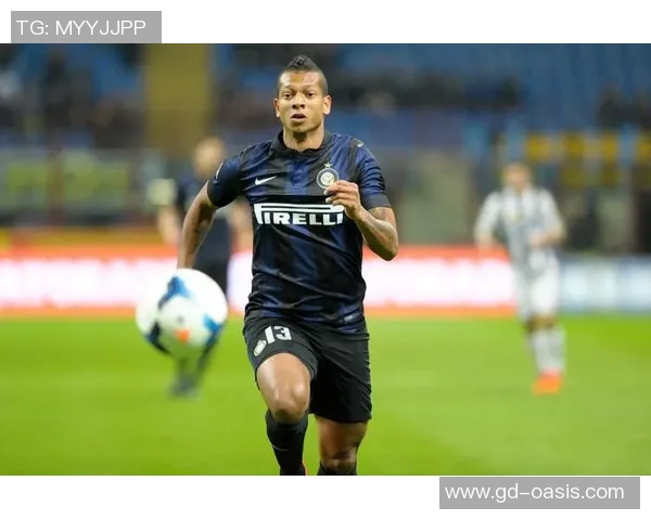 克罗斯：从中场指挥官到足球战术革新者的辉煌之路